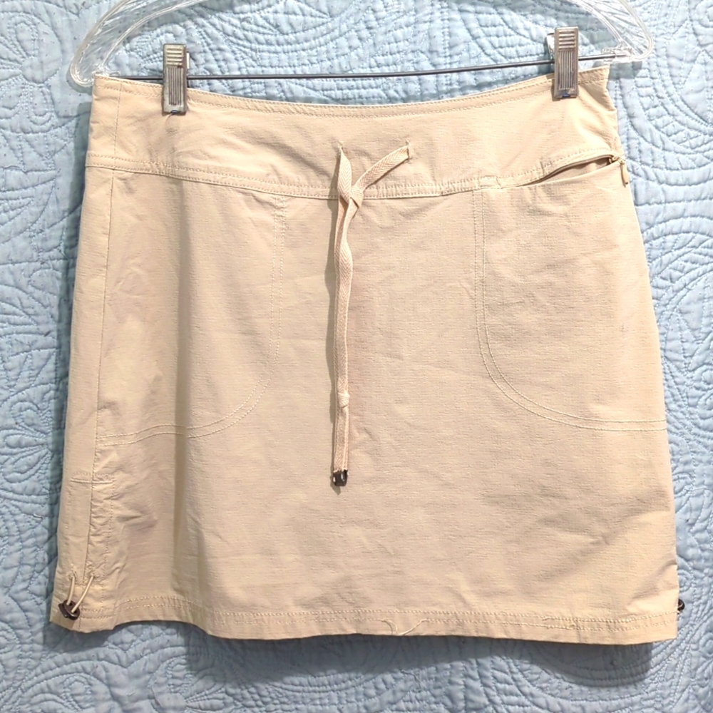 Green tea skort, light tan (cream) color, Ladies size Medium
